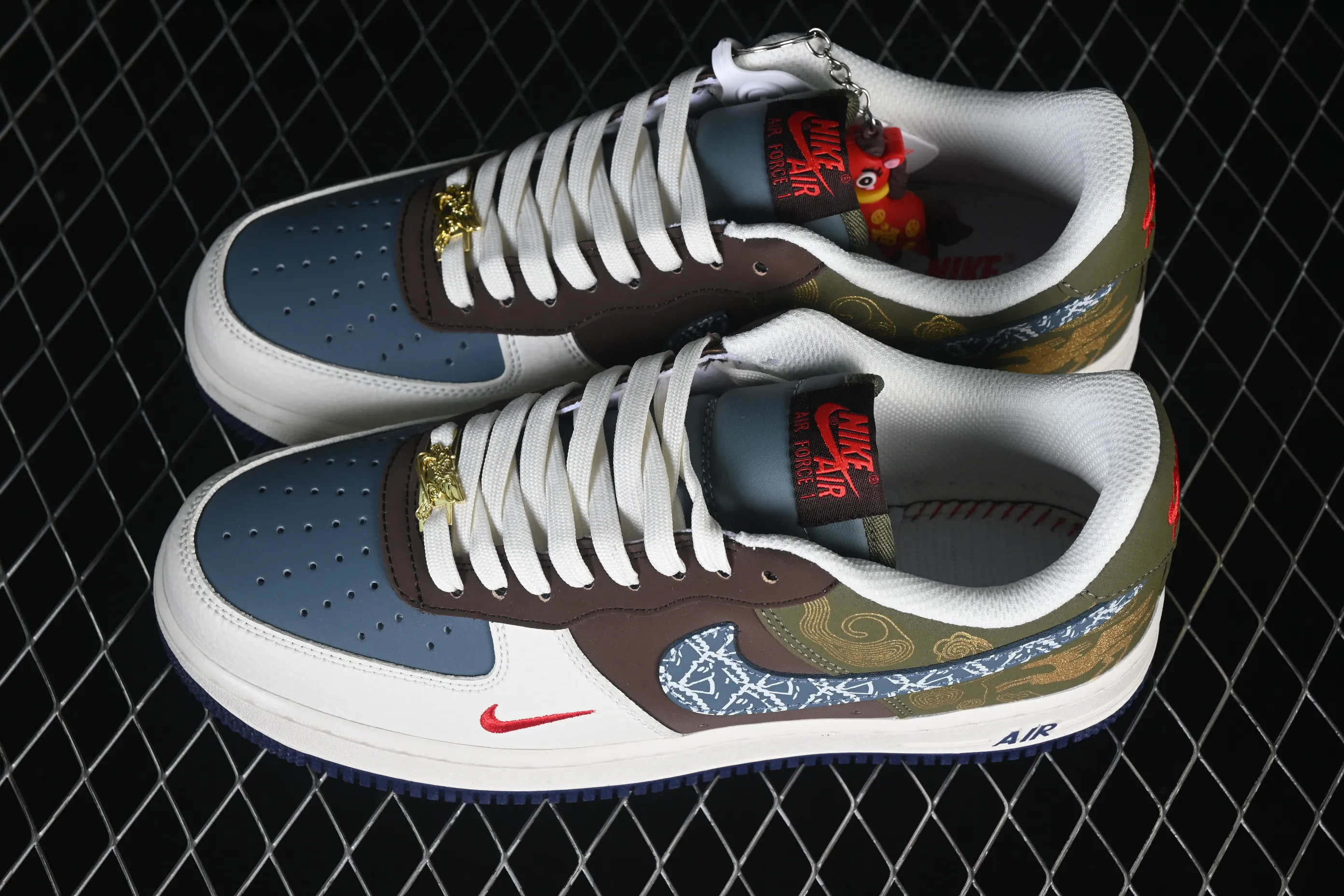 All categories Nk Air Force 1 Air Force series Nk Air Force 1 Low Air Force low-top Nike Air Force 1'07 Low Year of the Horse limited edition Green and brown woven cloud gold pattern Air Force 1 low-top casual sneakers NH0601-536